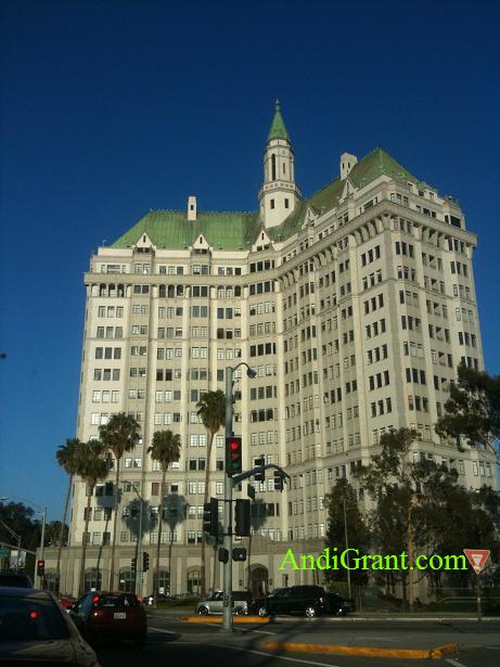 Villa Riviera Condo 800 E. Ocean Blvd.